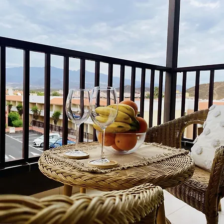 Apartamento Con Piscina Junto Al Mar