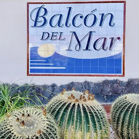 Apartamento Con Piscina Junto Al Mar