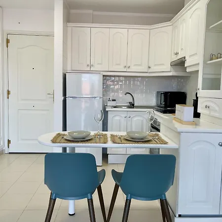 Apartamento Con Piscina Junto Al Mar *