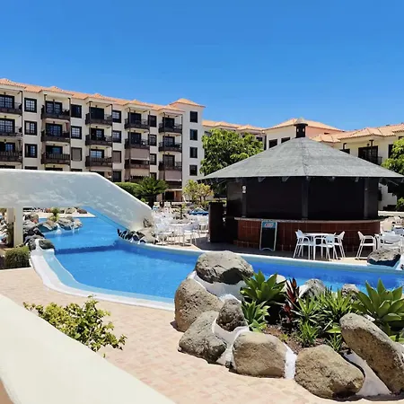 Con Piscina Junto Al Mar